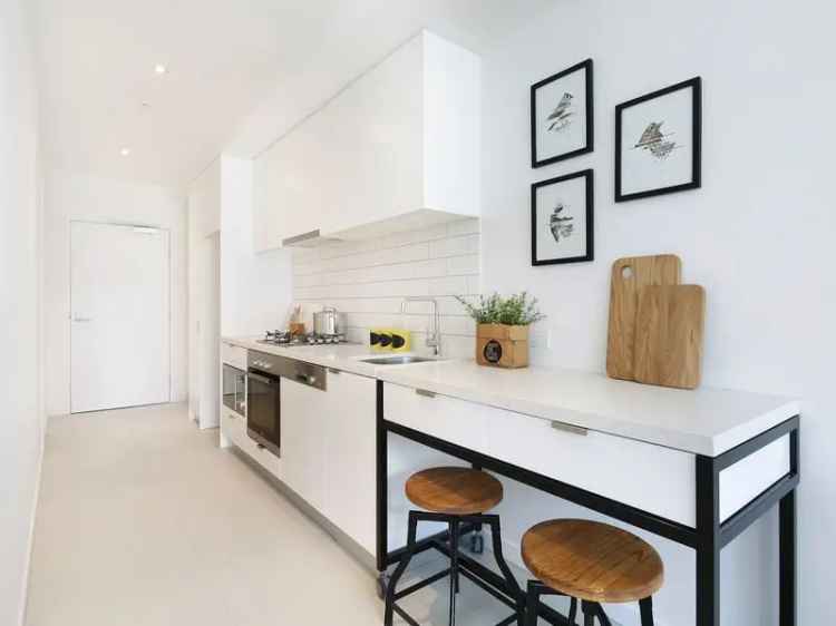 2 Bedroom 216m² Art Deco Apartment Melbourne Little Collins Street