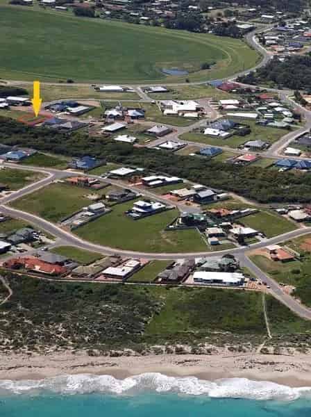 Buy land in Premier Heights Estate with tree lined view in Dongara