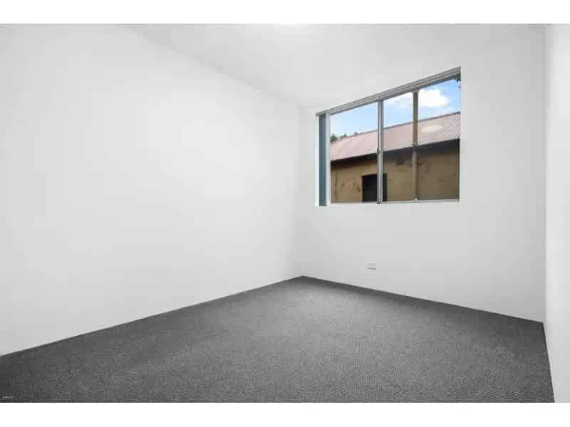 Ground Floor Riverside Retreat – Freshly Updated 2-Bedroom Apartment