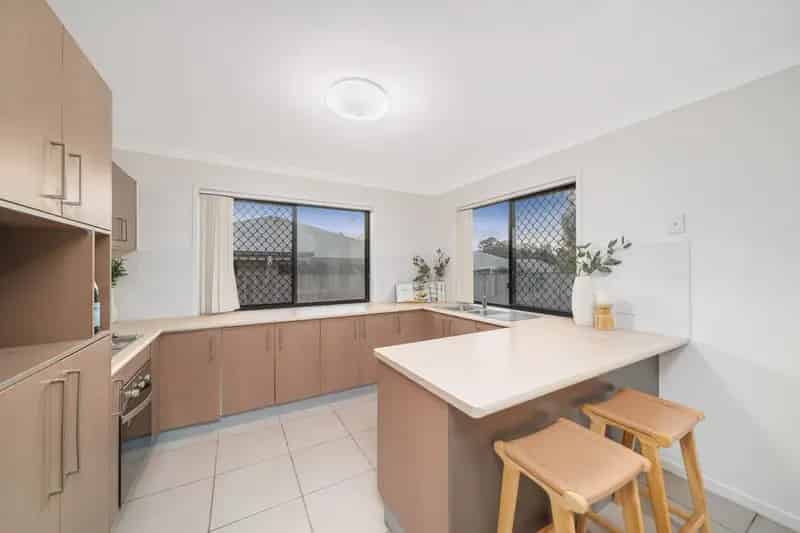 Refined Living - Where Comfort and Space Meet Contemporary Style!
