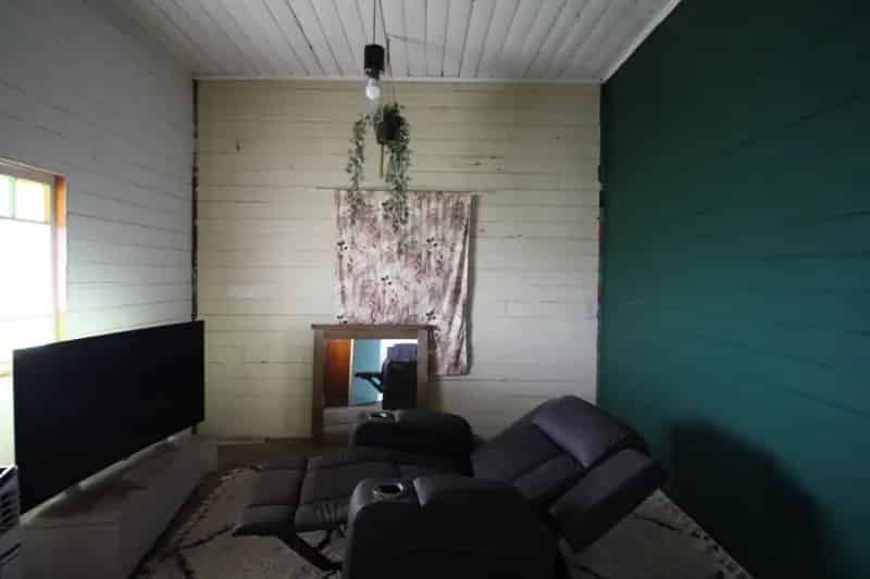 RENOVATORS, HERE'S YOUR CHANCE