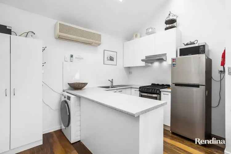 1 room house of 171 m² in Melbourne