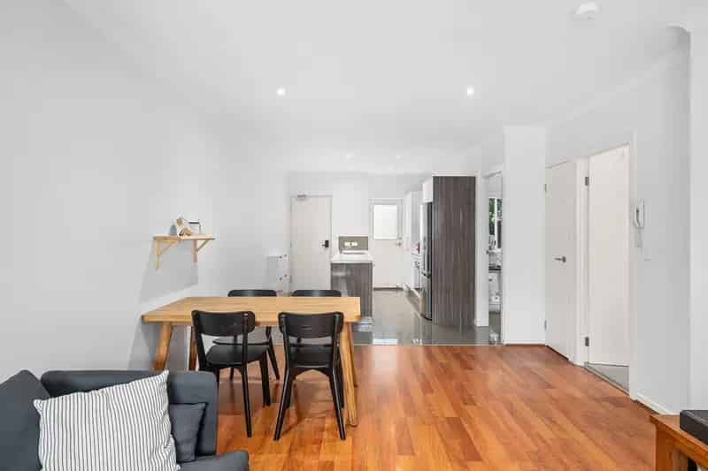 Charming 2-Bedroom Unit in Prime Location!