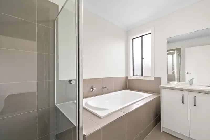 Real Estate For Lease - 18 Abbey Road - Beveridge , VIC