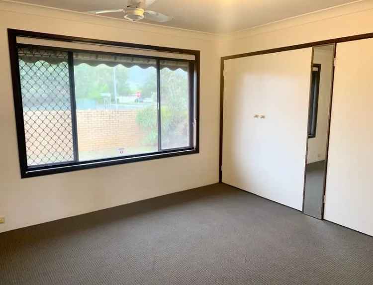 Family Home Near Mermaid Beach Pet-Friendly 3 Bed 2 Bath