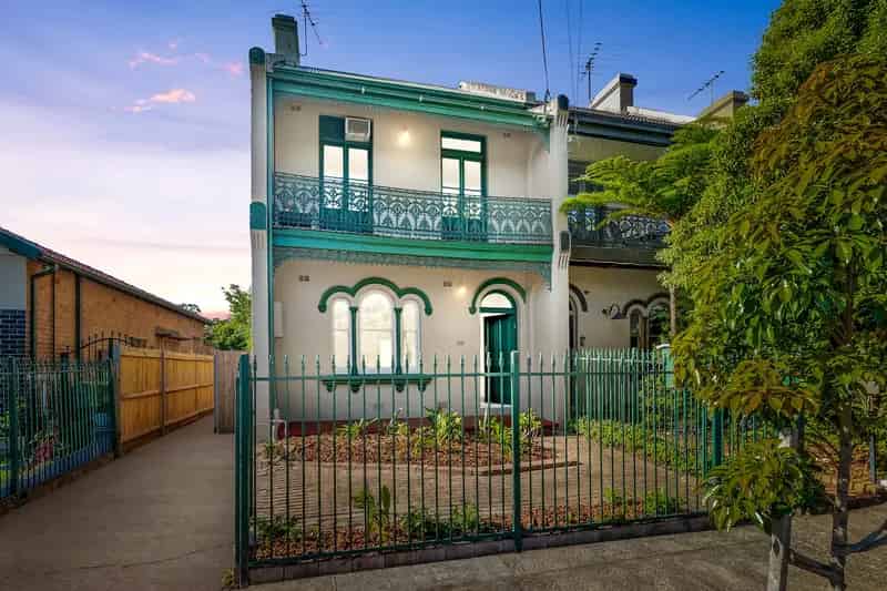 A Timeless Terrace with Untapped Potential