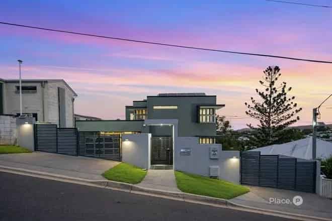 House For Sale , 28, Alderley Avenue, City of Brisbane, Queensland