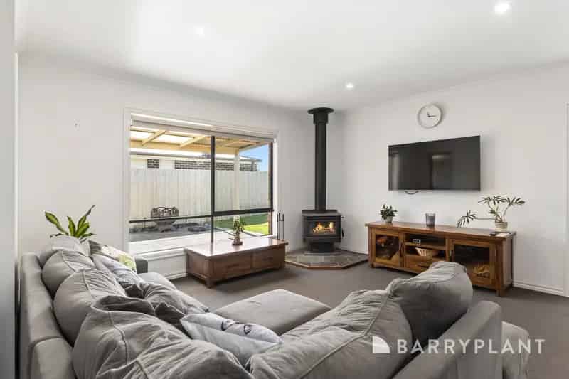 Modern Heritage-Style Family Home with Timeless Charm & Contemporary Comfort