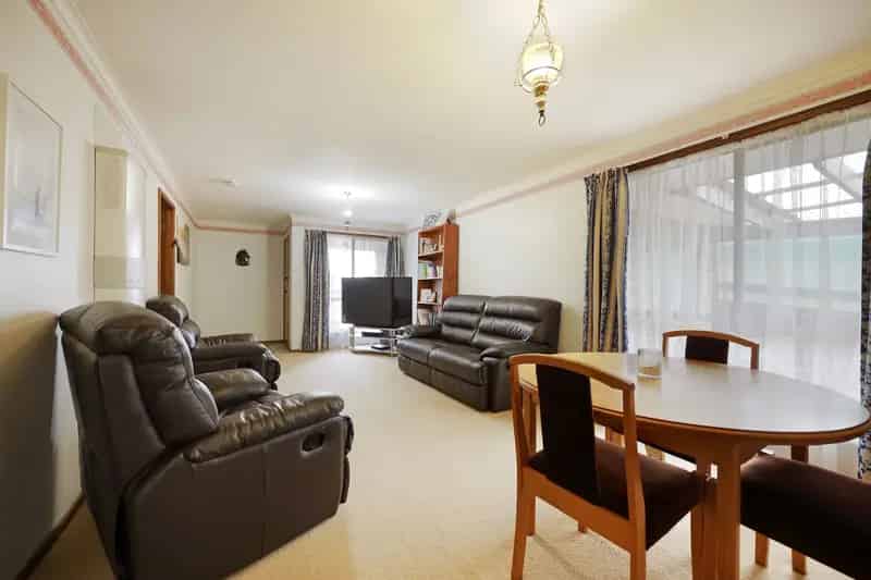 Central Warrnambool 2 Bedroom Unit