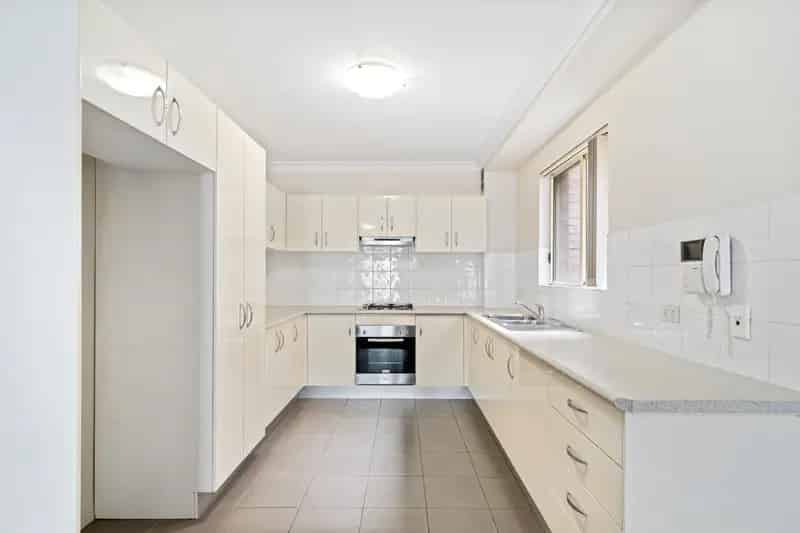 6/8 Revesby Place, Revesby NSW 2212 - Apartment For Lease