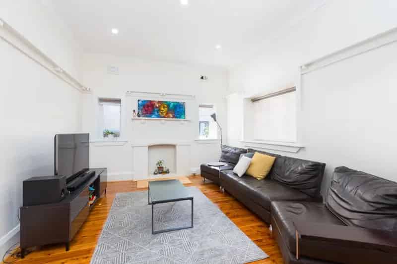 Real Estate For Lease - 11 Parkes Road - Artarmon , NSW