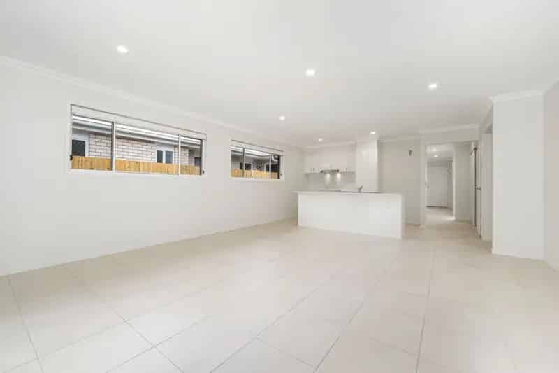 FOUR-BEDROOM FAMILY HOME WITH SECOND LIVING AREA