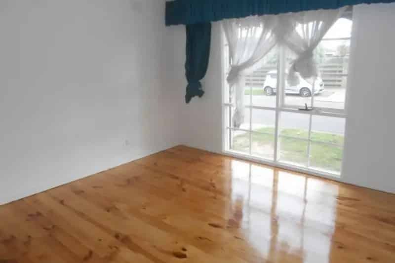 Buy House in Werribee with 3 Bedrooms and Entertaining Area