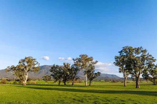 Rural For Sale in Thornton, Victoria