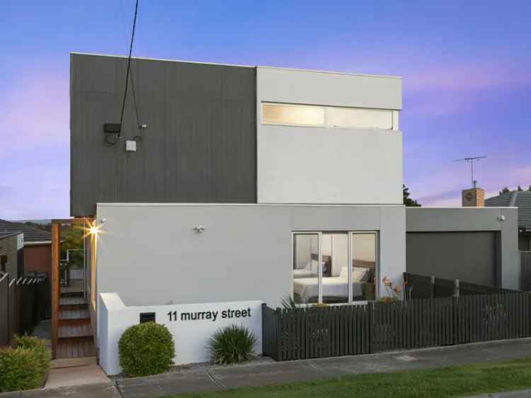 Buy architecturally designed house with panoramic views in Geelong