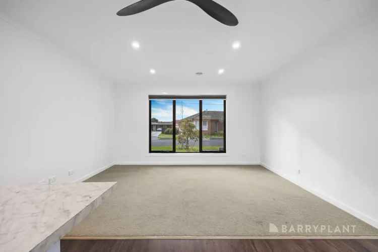 Buy townhouse in Wendouree with 3 bedrooms and easy care features