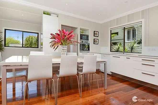 Spacious Hendra Home with Modern Kitchen and Outdoor Living