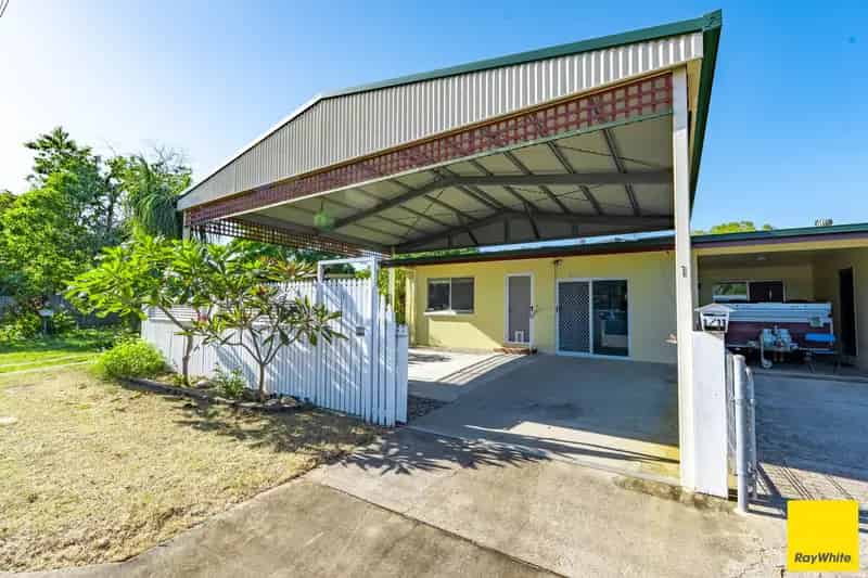 Renovate Half Duplex Opportunity in Holloways Beach for First Home Buyers