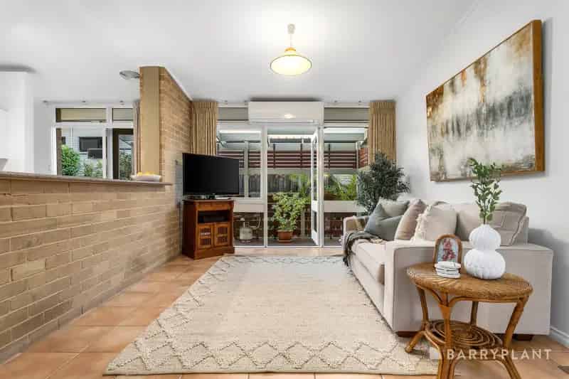 Beachside Modernist Masterpiece