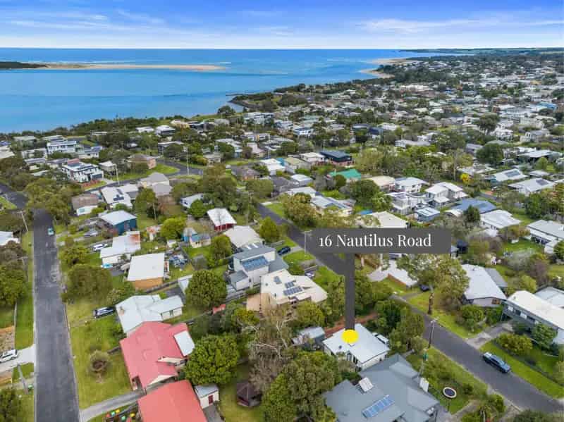 Buy beach home in Inverloch with 3 bedrooms and single car space