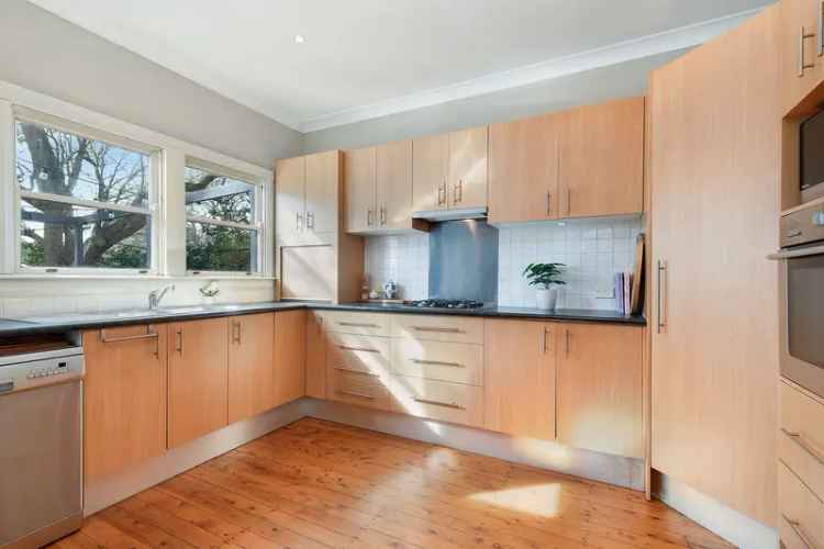 4 rooms house of 341 m² in Sydney