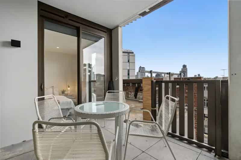 1 room apartment of 176 m² in Melbourne