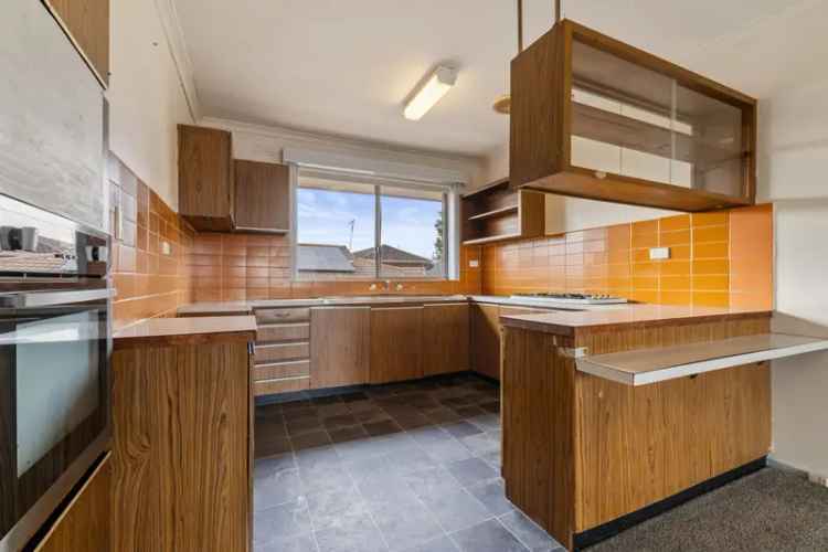 3 Bedroom 163m² Apartment St Kilda East Modern Stylish