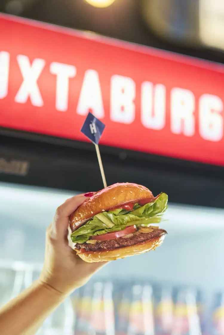 Expand Huxtaburger Franchise in WA Iconic Burger Franchise Opportunity