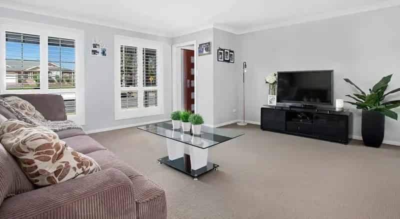 Lease modern house in Mcgraths Hill with 4 bedrooms and outdoor space