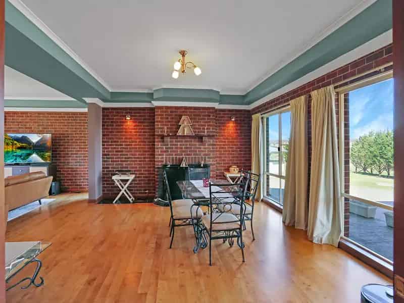 Spacious Family Retreat with Modern Comfort and Rural Charm