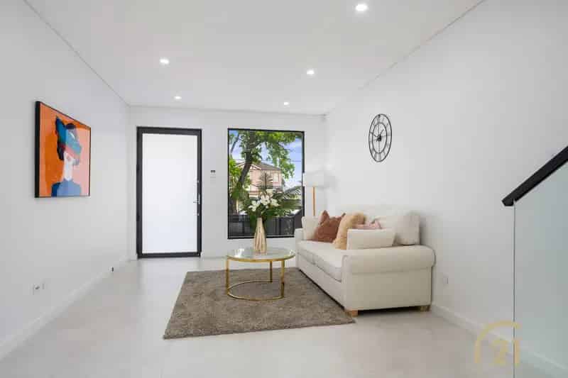 12 Linda Street, Fairfield Heights NSW 2165 - Duplex For Lease