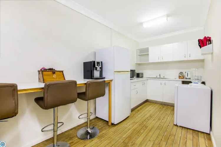 Lease Modern Office Space in Wollongong CBD Fully Furnished