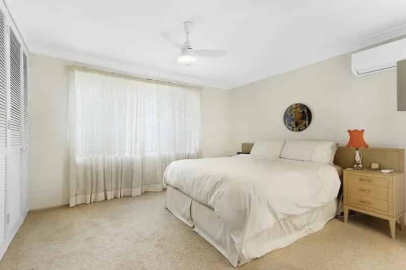 1 room house of 87 m² in Sydney