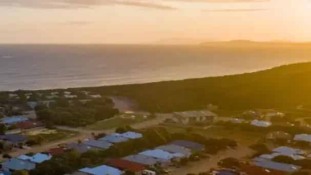 Discover this prime location! Perfectly located in Hopetoun