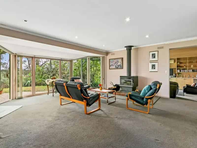Buy rural property in Gippsland with stunning views and family features