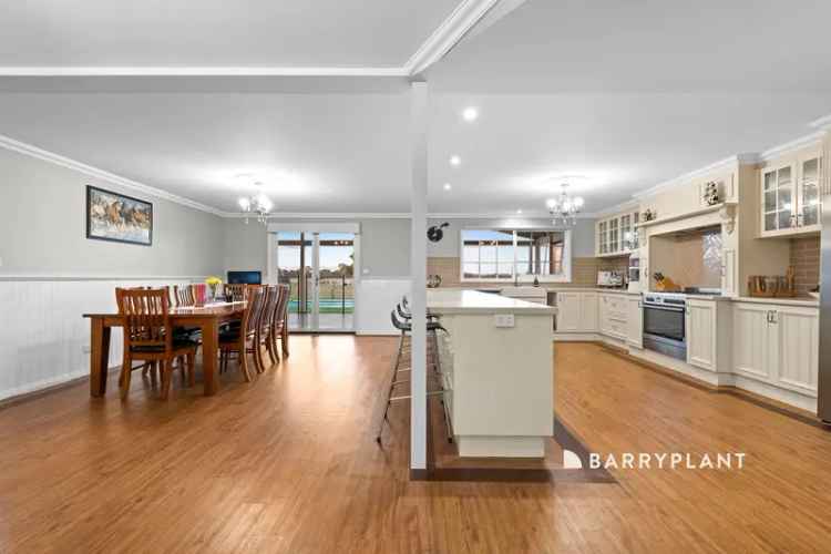 Buy House in Bunyip with Pool and Home Office on 5 Acres