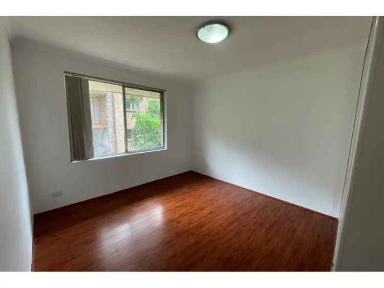 Light And Bright Modern 2 Bedroom Apartment