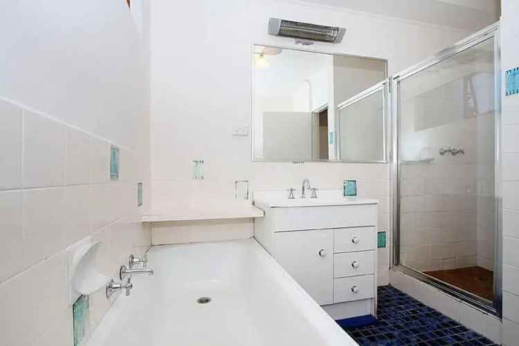 2 Bedroom 147m² Apartment Melbourne Near Newmarket