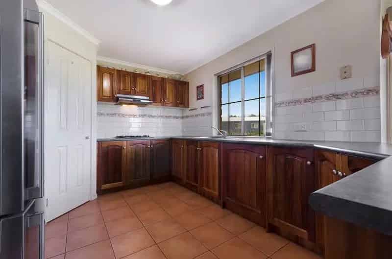 Buy Family Home on 25 Acres with Bush Views Near Bannockburn