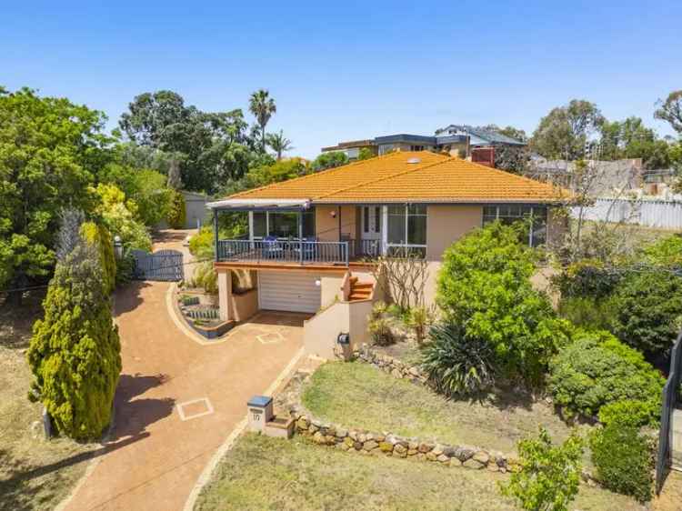 House For Sale in City of Stirling, Western Australia