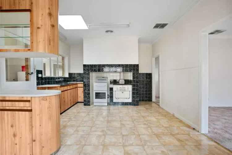 Classic Blonde Brick Charm Meets Modern Potential
