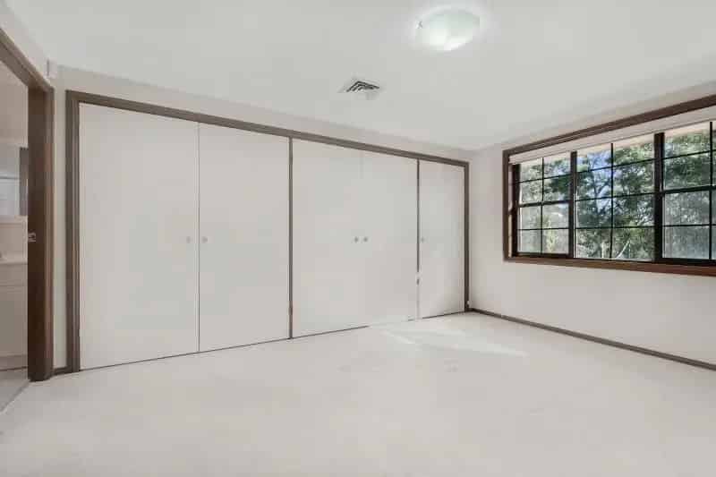 Lease 5 Bedroom House in Cherrybrook with Spacious Living Areas