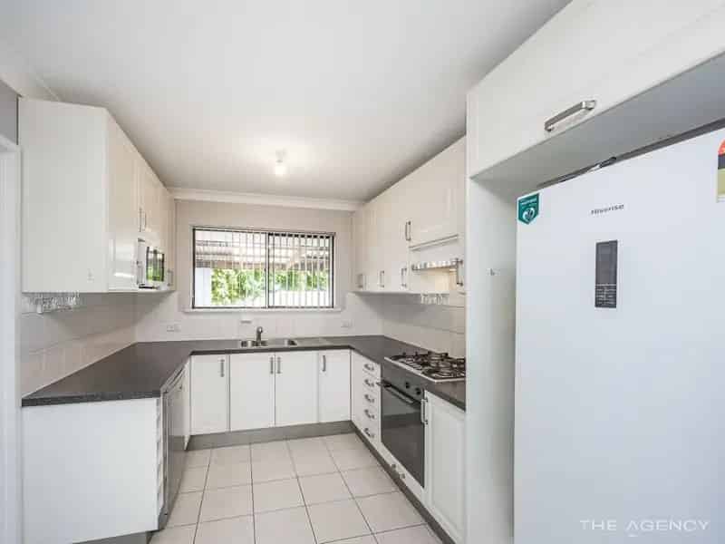 House For Sale - 3 Diemen Court, Heathridge WA 6027