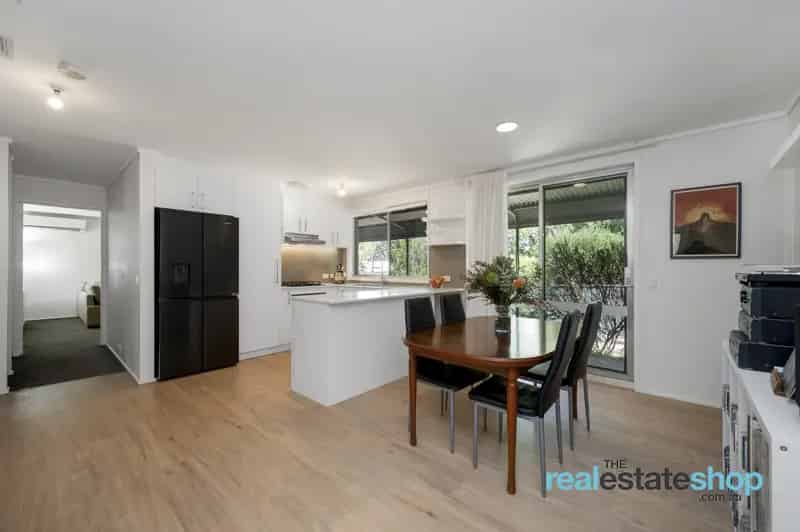 House For Rent , 6, Bailes Court, District of Tuggeranong, Australian Capital Territory