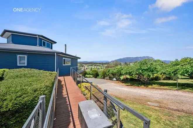 House For Sale in Sheffield, Tasmania