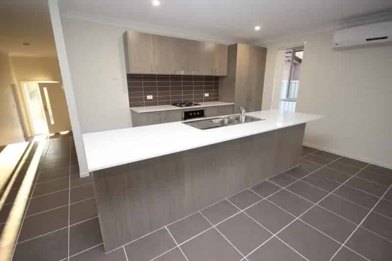 Real Estate For Lease - 7 Poplar Close - Fletcher , NSW