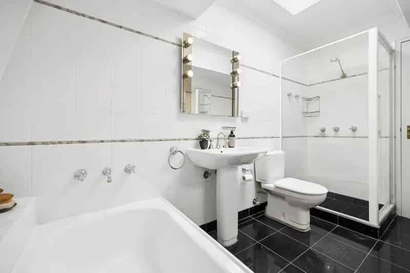 Luxurious Penthouse Apartment for Rent in Mosman with Water Views