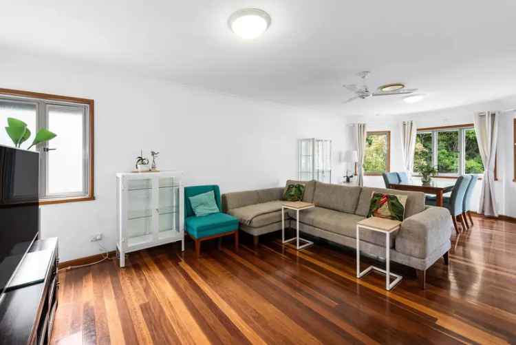 Family Home Near Indooroopilly Shops and Schools