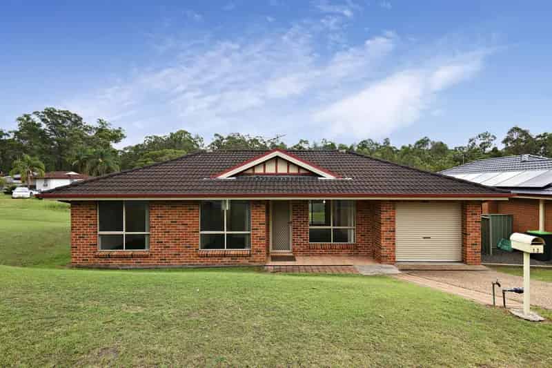 Real Estate For Lease - 13 Logan Street - Weston , NSW