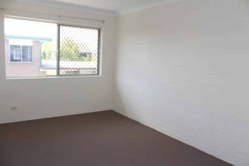 NEAT AND TIDY, CLOSE TO TRANSPORT AND EASY WALK TO NUNDAH VILLAGE